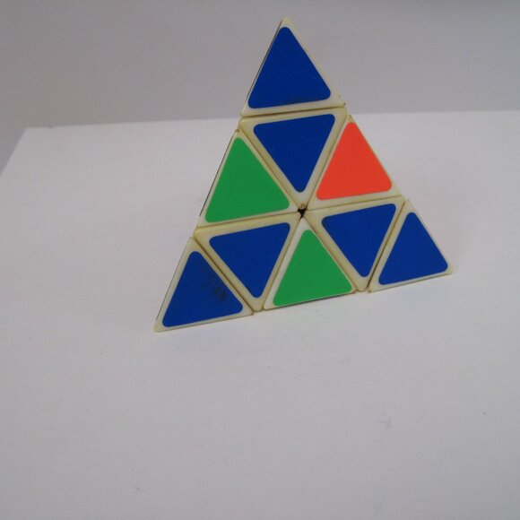 Vintage Rubik's Cube- Pyramid style - Picture 4 of 6